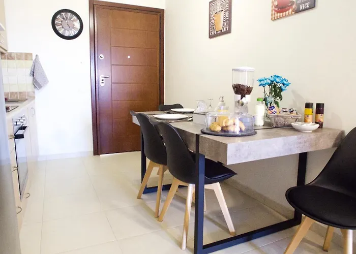 Christina\'S Apartment